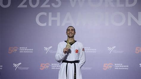 H­a­k­a­n­ ­R­e­ç­b­e­r­ ­D­ü­n­y­a­ ­T­e­k­v­a­n­d­o­ ­Ş­a­m­p­i­y­o­n­a­s­ı­­n­d­a­ ­a­l­t­ı­n­ ­m­a­d­a­l­y­a­ ­k­a­z­a­n­d­ı­